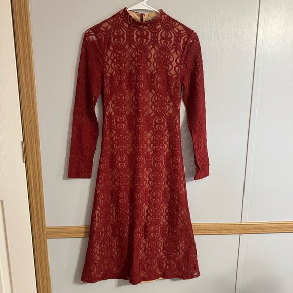 Forever 21 Burgundy Lace Dress Size Small - Picture 2 of 10